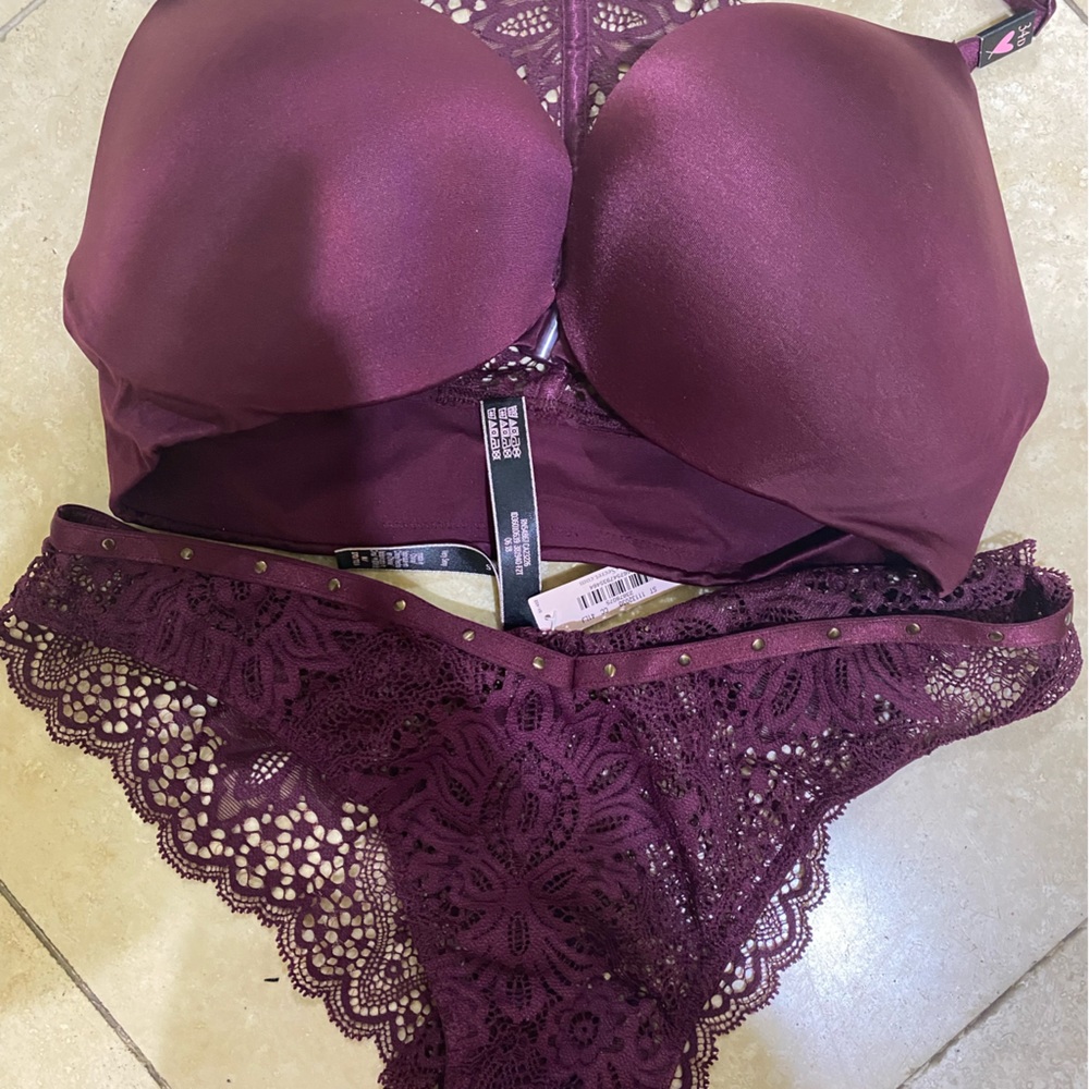 NWT Victoria’s Secret bra with matching underwear
